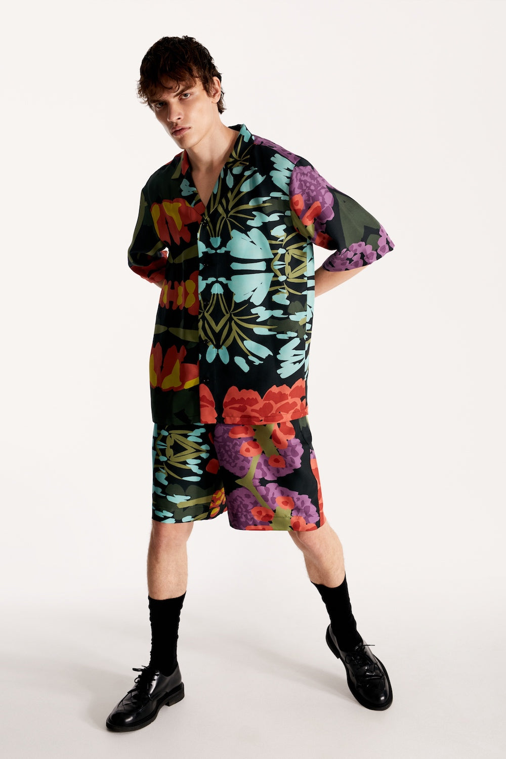 Men's relaxed hot sale fit shorts