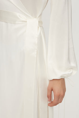LESSLESS – Wrap silk dress in White XL