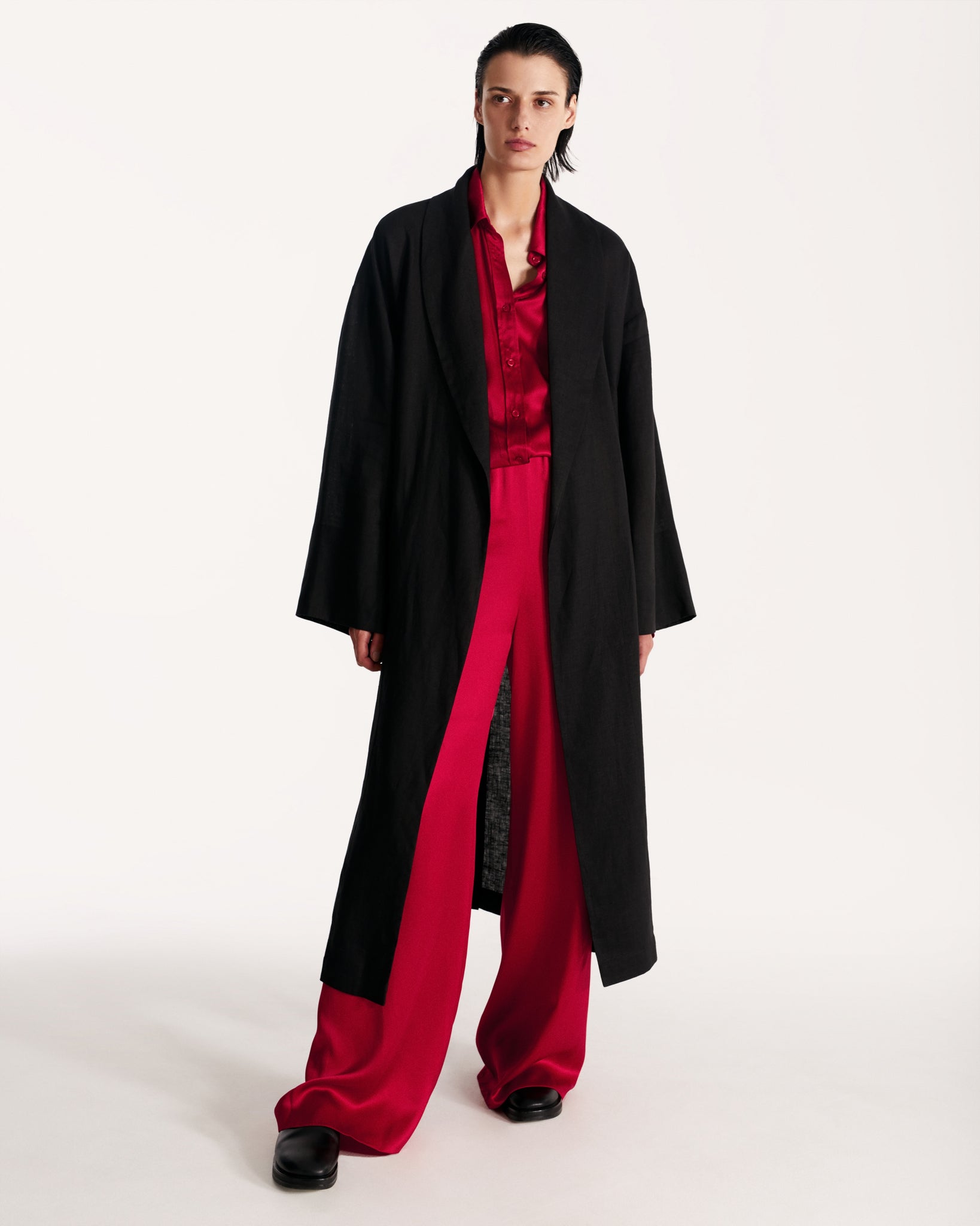 LESSLESS – Linen robe in black – LESSLESS LLC