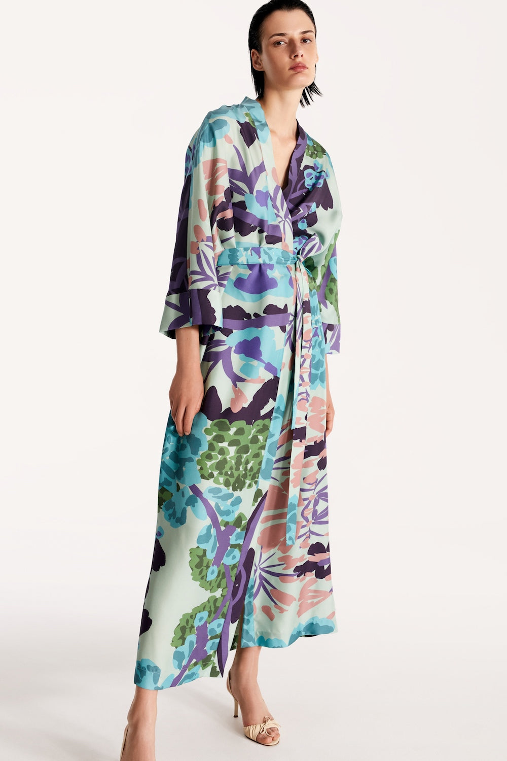 Kimono silk robe in floral blue