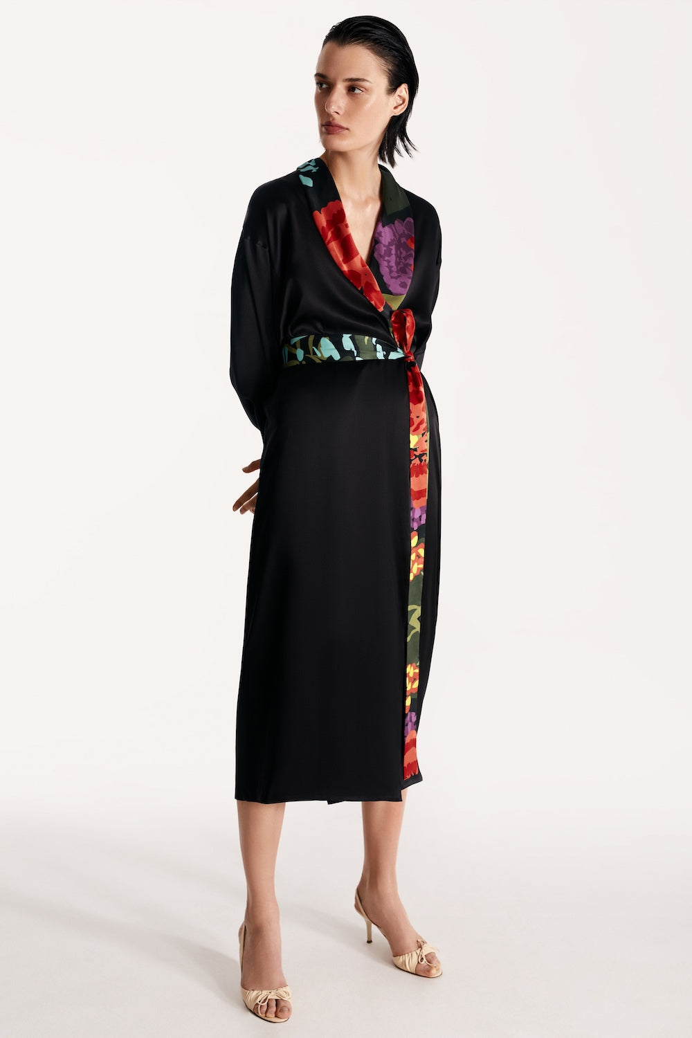 LESSLESS – Reversible midi silk robe featuring a relaxed fit in floral ...