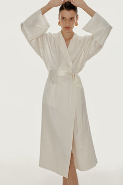 Reversible white robe