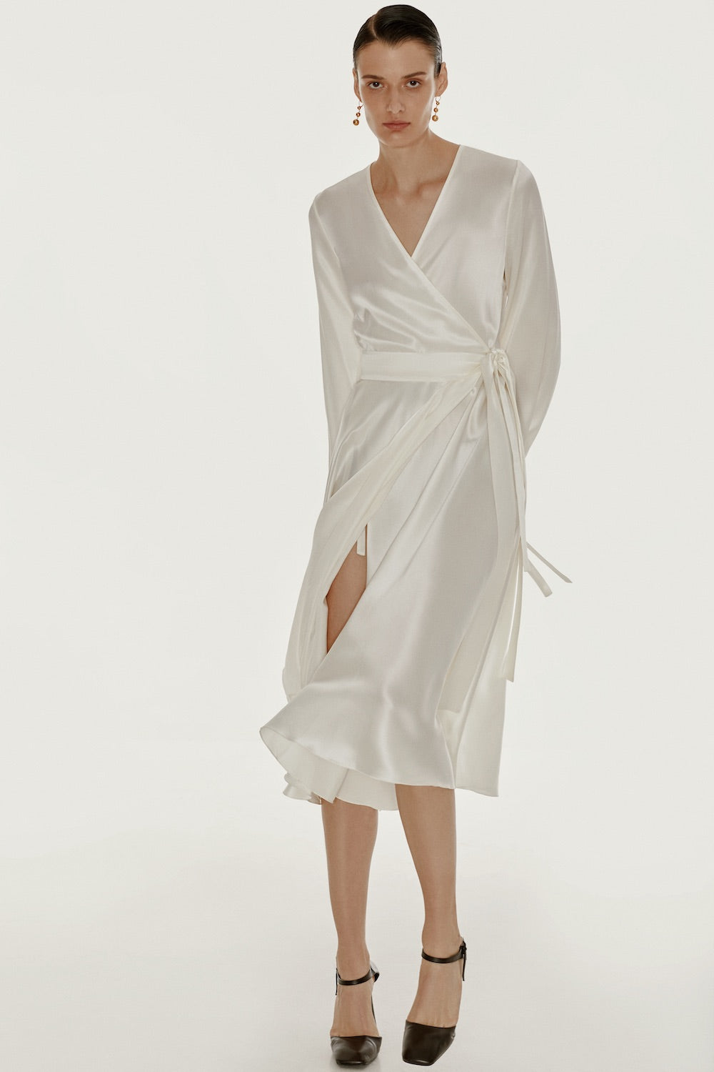 LESSLESS – Wrap silk dress in White S
