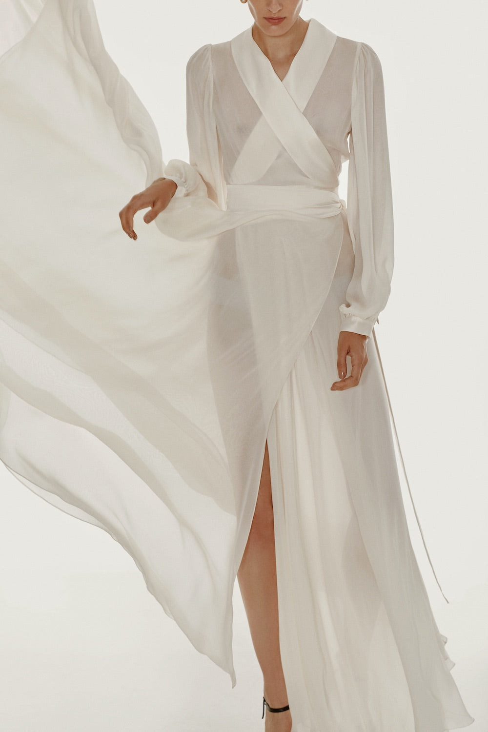 LESSLESS – Floor Length Floaty Chiffon Gown in White S-M
