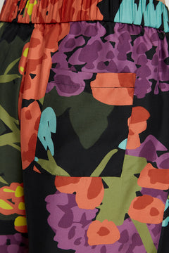 Men relaxed fit shorts in floral black