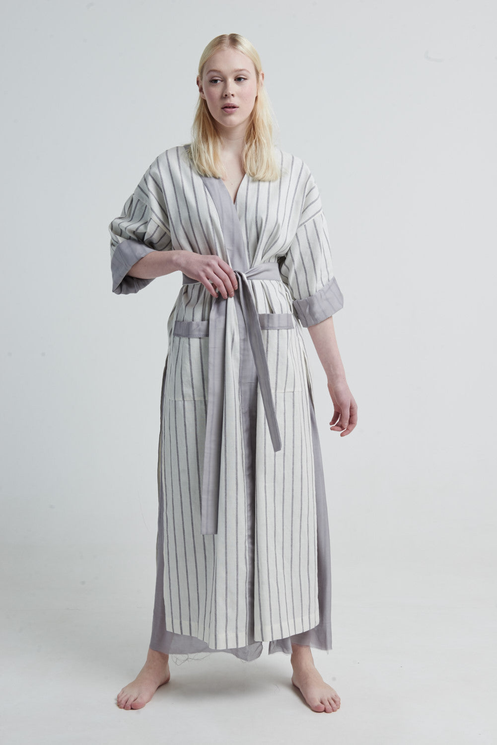 LESSLESS – Halos Robe in Dusted Lines on White – LESSLESS LLC