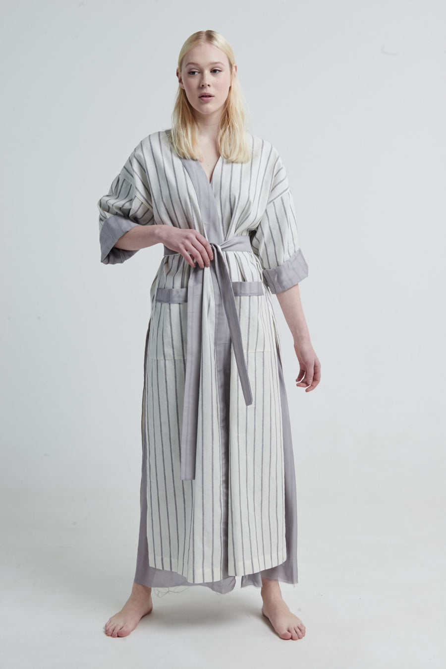 LESSLESS – Halos Robe in Dusted Lines on White – LESSLESS LLC