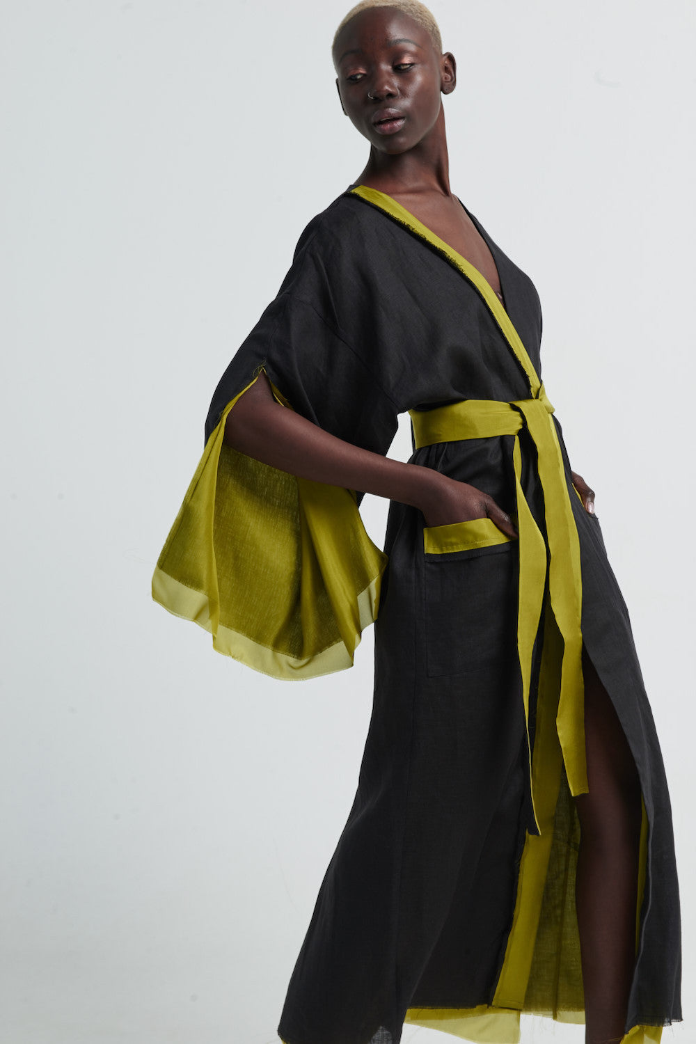 LESSLESS – Lava Robe Black Oak – LESSLESS LLC