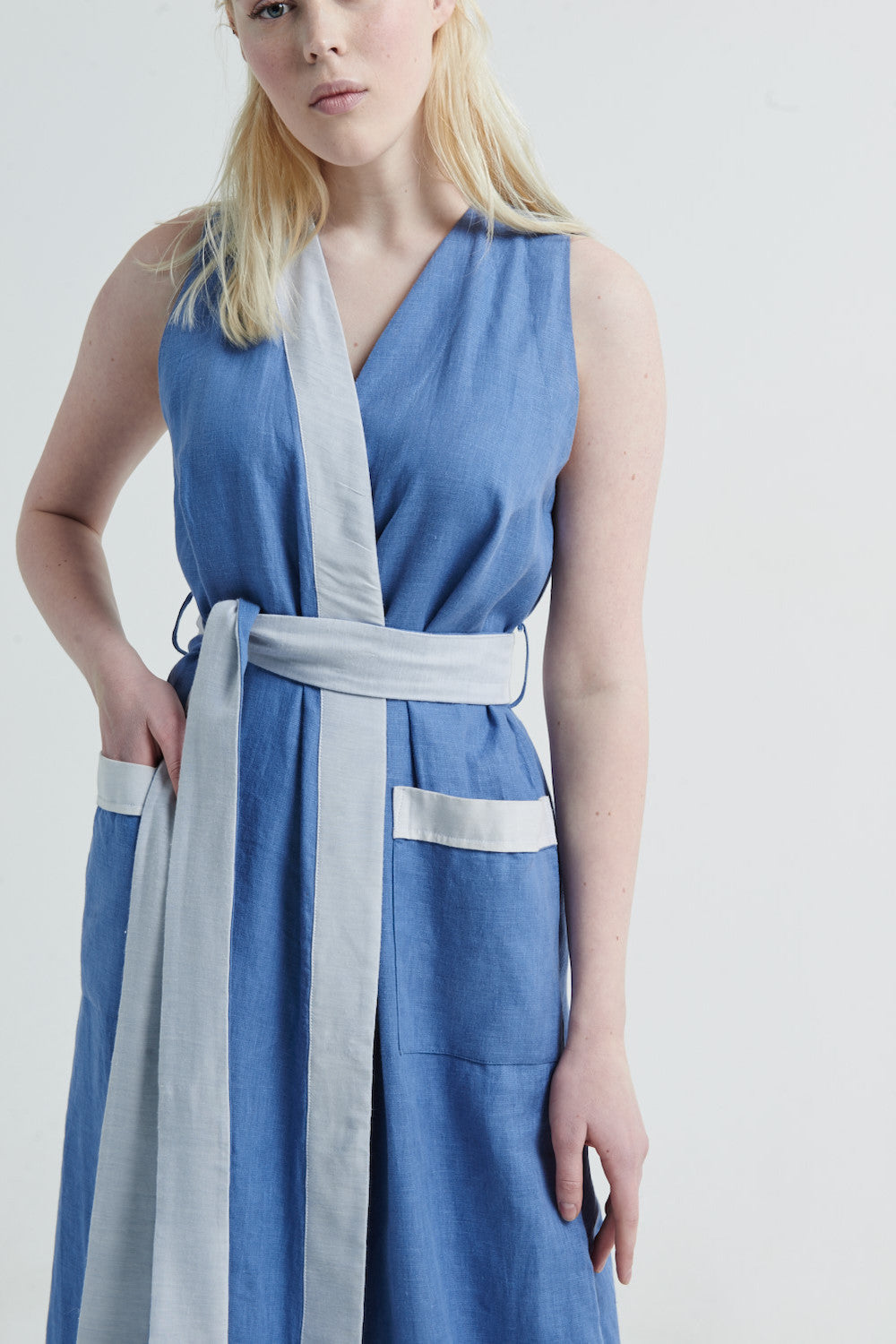Robe Less LESSLESS – Pacific Robe in Sky Blue – LESSLESS LLC